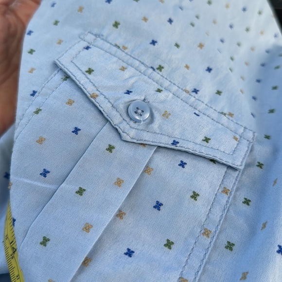 Vese light chambray blue embroidered print shirt sleeve button front shirt. NWT - Picture 6 of 6